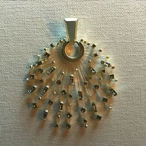 One Kendra Scott Fabia Earring ($125 original)